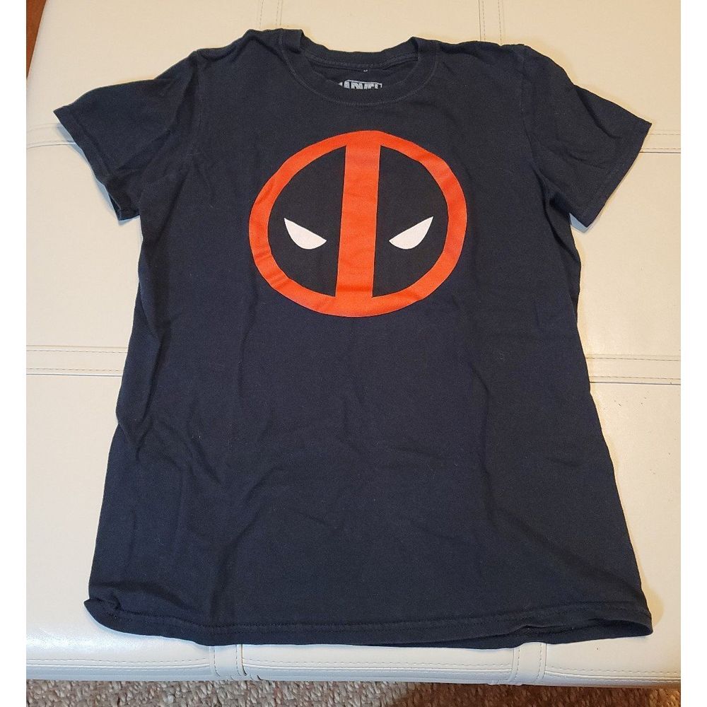 Marvel Deadpool Tee Shirt men's Small